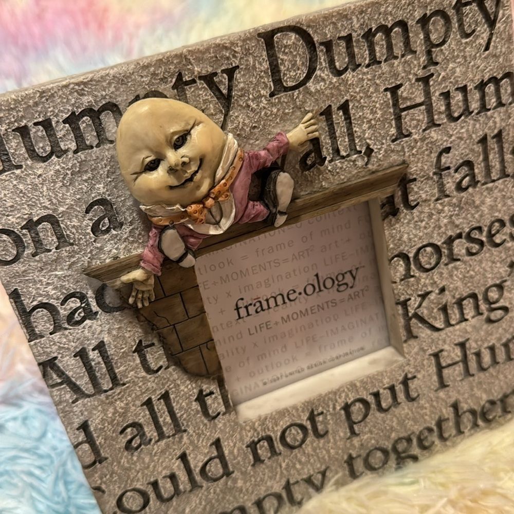 Frame.ology Humpry Dumpty photo frane 3" photo spot - Picture 2 of 6